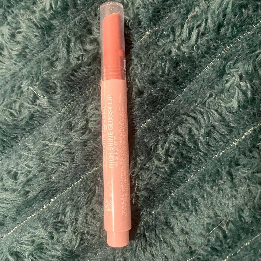 Extraordinary Translucent Powder - Picture 8 of 8
